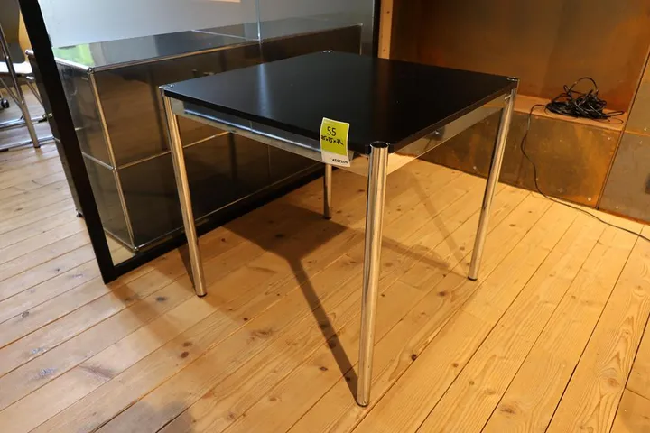 1 x USM Haller Schreibtisch Tischmaß: 75 x 75 x 74 cm